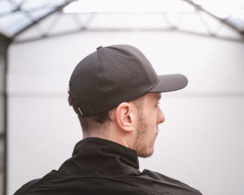 Lookbook Aura Seamless Tech Cap 6