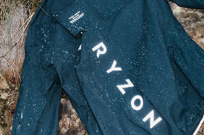 Leichte, wasserdichte Regenjacke zum Sport von RYZON