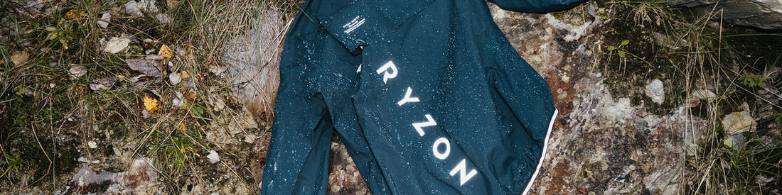 Leichte, wasserdichte Regenjacke zum Sport von RYZON