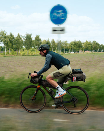 Lookbook Off Grid Cycling Cargo Bib Shorts Men 10
