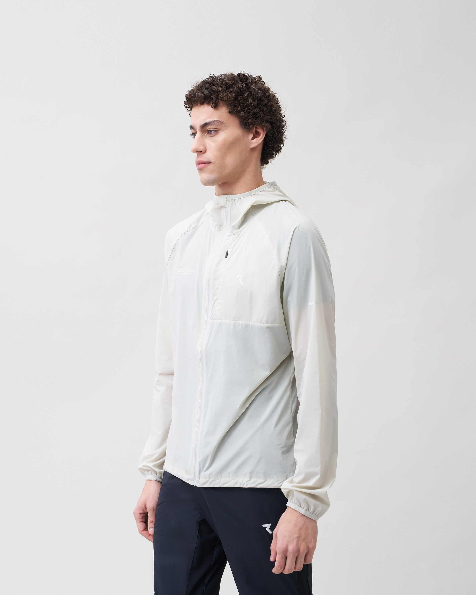 Leichte Sport- und Laufjacke: Phantom LightShell Hooded Jacket Men