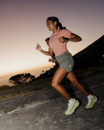 Lookbook Phantom Running T-Shirt Women 9