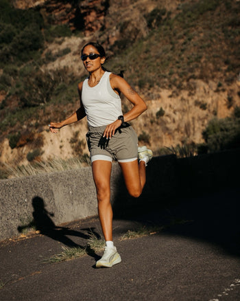 Lookbook Phantom Running 2in1 Shorts Women 9
