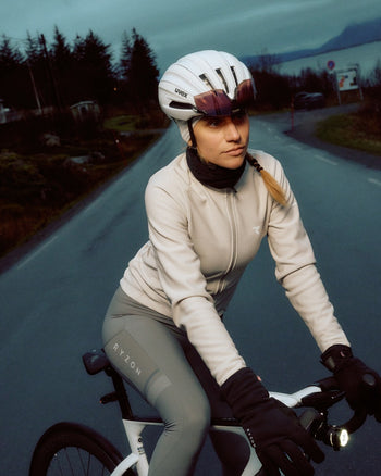 Lookbook Signature Cycling Thermal Jacket Women 7