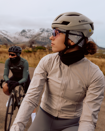 Lookbook Signature Cycling Rain Jacket Women 8